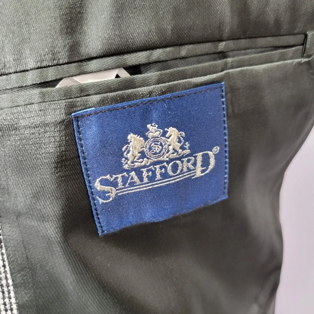 VTG Stafford Men's Sport‎ Coat Blazer Two Button Gray Plaid Size 42L